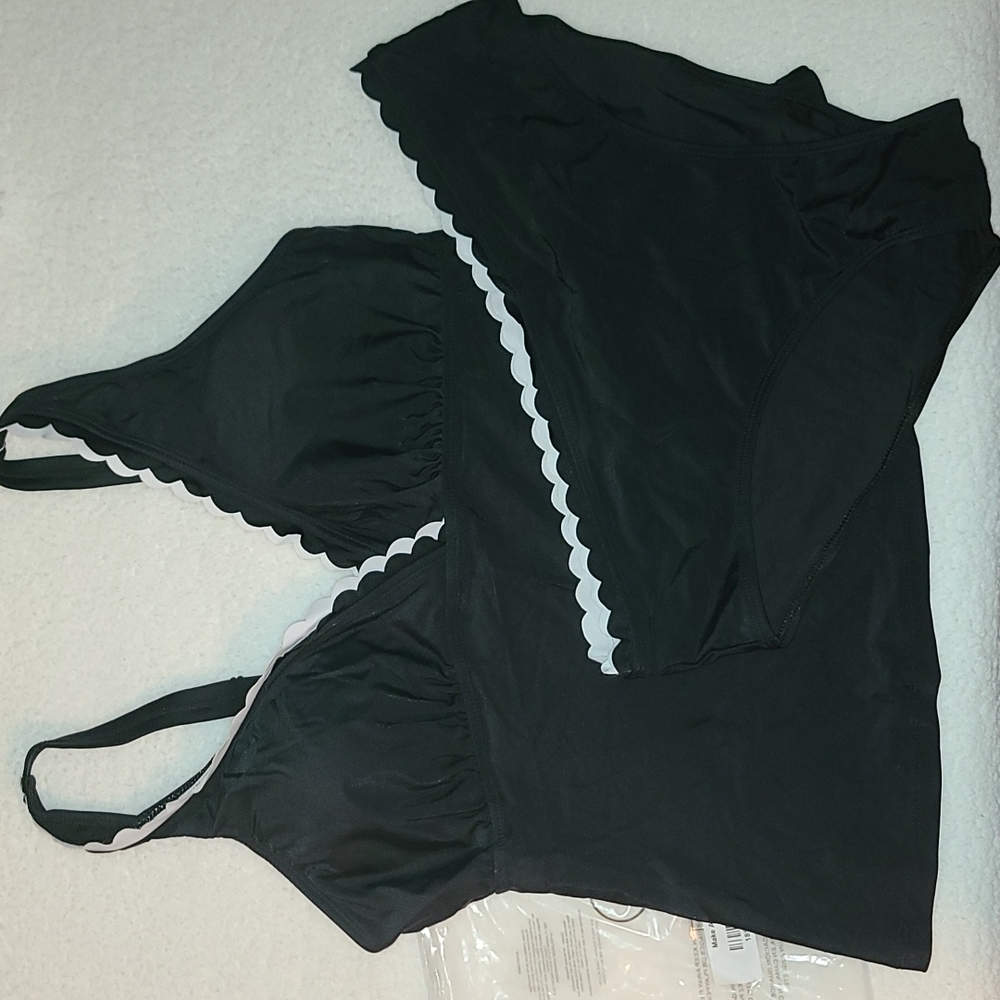 Olivia Mark - Black Color Block Scalloped V-Neck Tankini Swimsuit NWT sz L